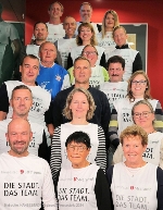 Ein Teil des Laufteams Stadtverwaltung beim Fototermin im Rathaus